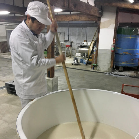 Interview with Eigashima Shuzo: All About Kamitaka “Octopus Label” Mizumoto Junmai